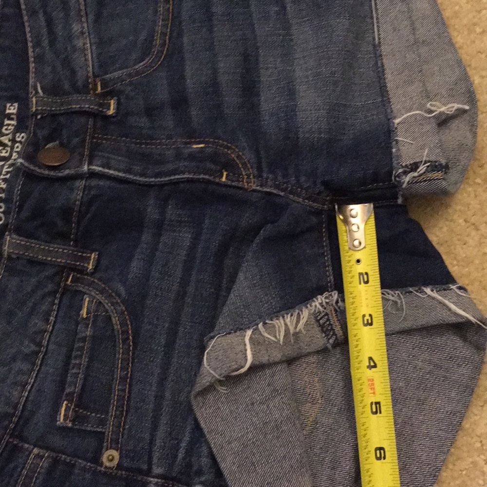 American Eagle Outfitters Distressed Dark Denim Jean Shorts Stretch 4 Raw Hem - Picture 2 of 8